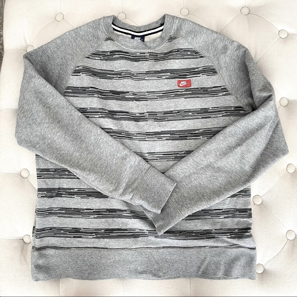Nike • Grey & Black • Striped • Sweatshirt • XL
